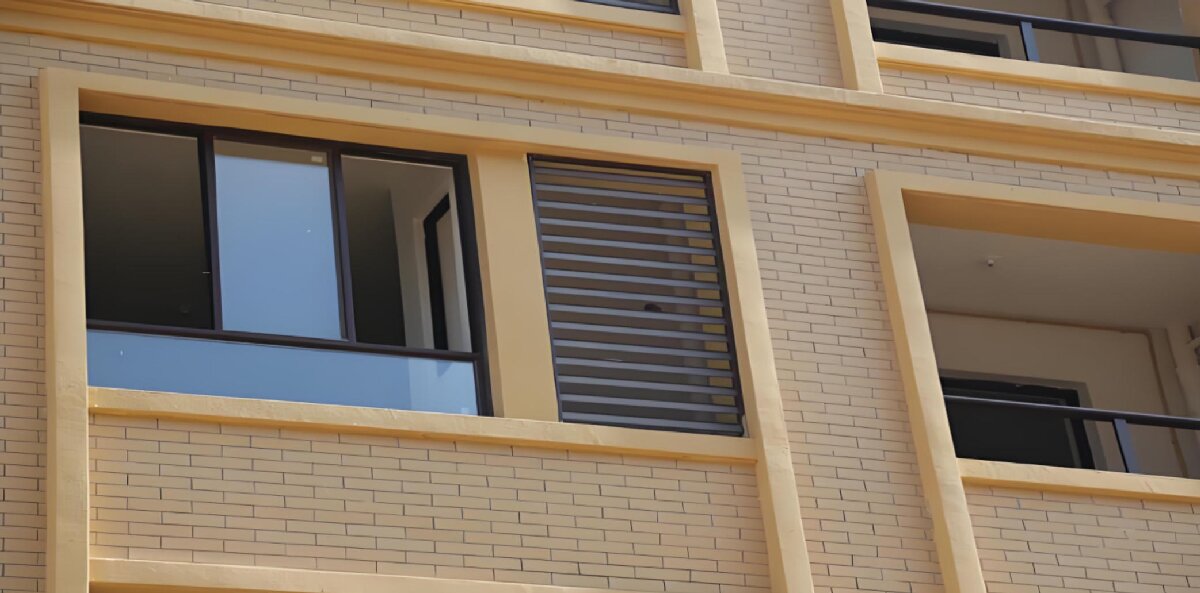 房屋外墻門窗滲水、開裂修繕！(圖1)